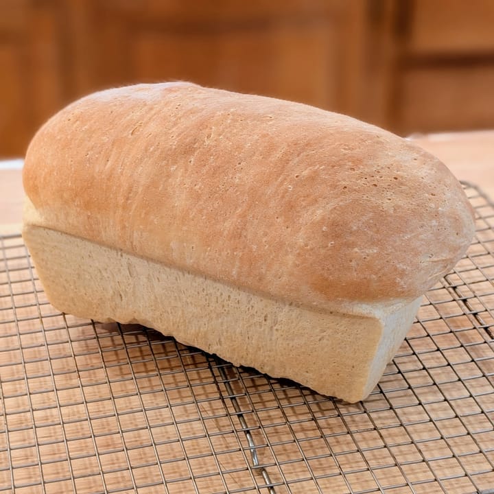 I've never been so happy to call something a loaf.  But that's a loaf.  Perfect for a bacon, lettuce and tomato sandwich.